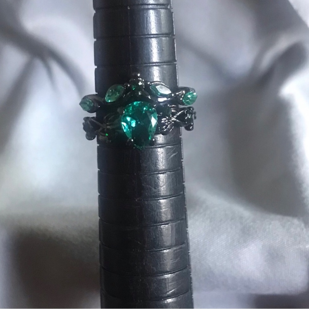 Emerald Green Teardrop Crystal Ring